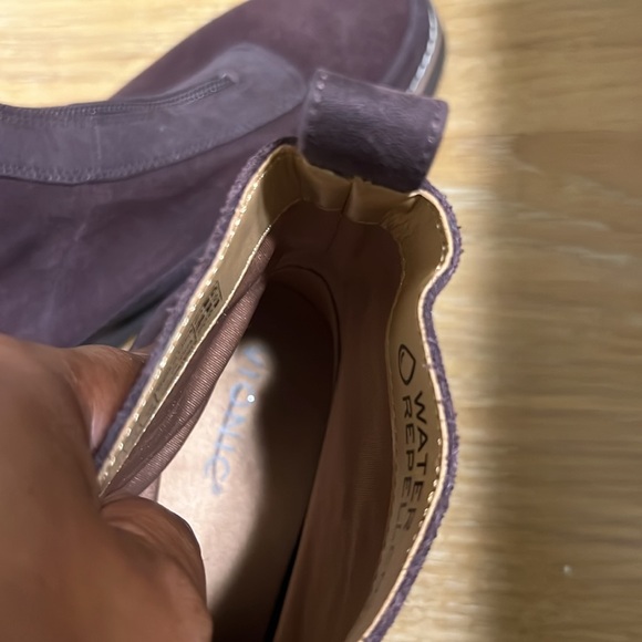 vionic Suede Boots size 10 - Picture 7 of 10